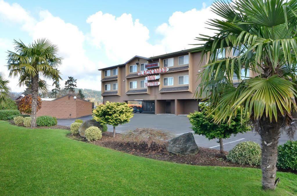 Clackamas Inn And Suites Buitenkant foto